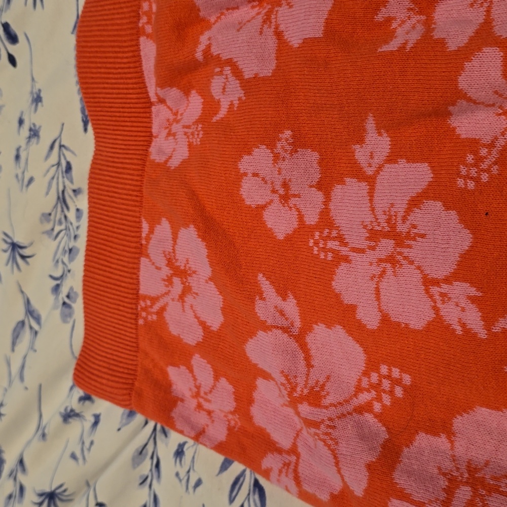 ❤️10/$13 New art class Hawaiian sweater skirt - Picture 3 of 4